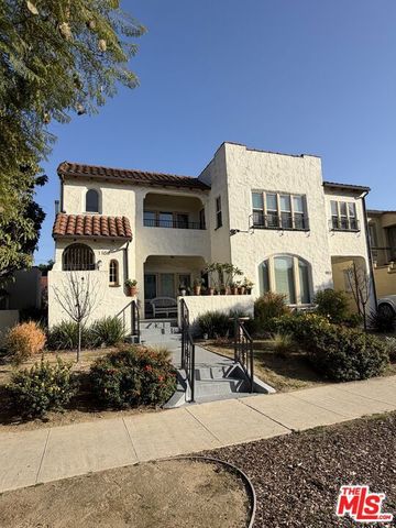 1112 Meadowbrook, Los Angeles, CA 90019