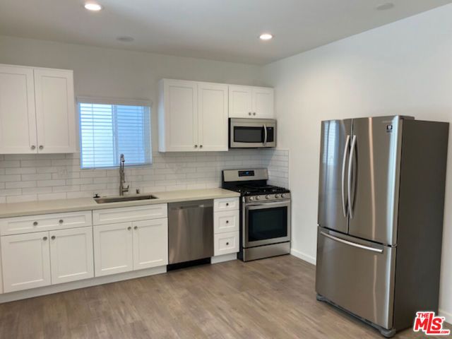 1112 Meadowbrook, Los Angeles, CA 90019