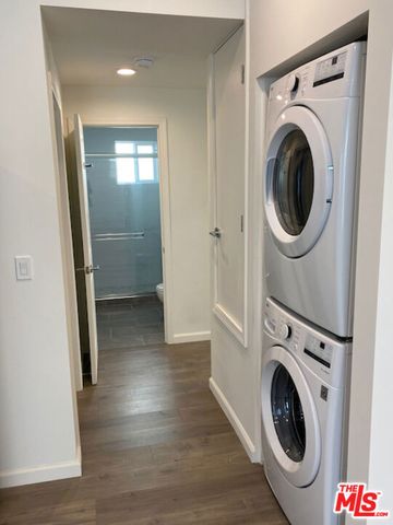 1112 Meadowbrook, Los Angeles, CA 90019