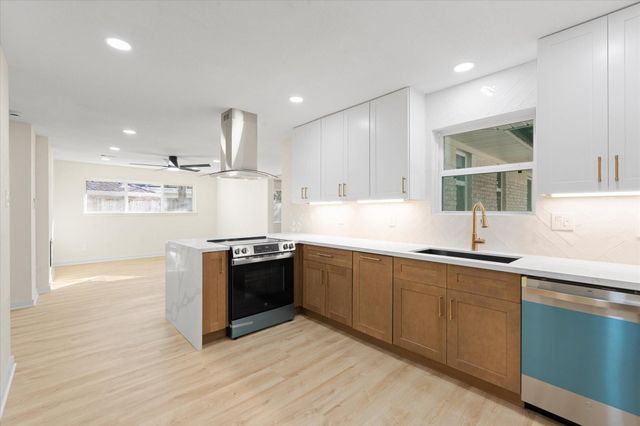 9627 Vilven Lane, Houston, TX 77080