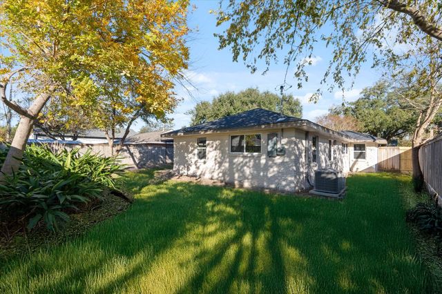 9627 Vilven Lane, Houston, TX 77080