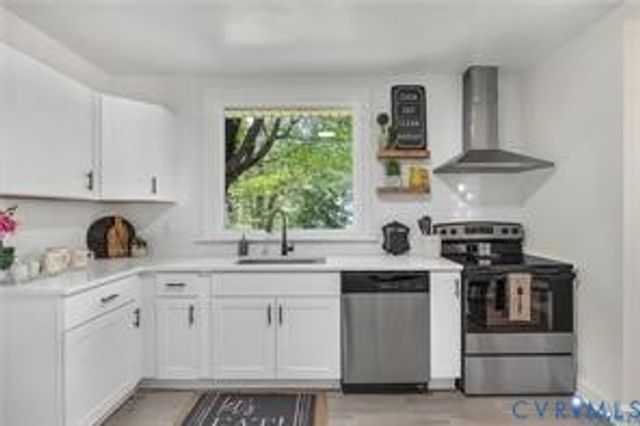 8912 Michaux Ln, Henrico, VA 23229
