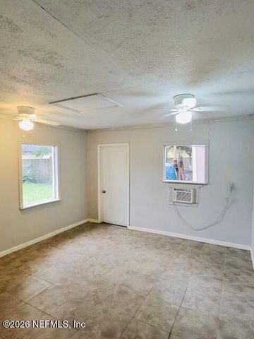 4626 BURGUNDY Road N, Jacksonville, FL 32210