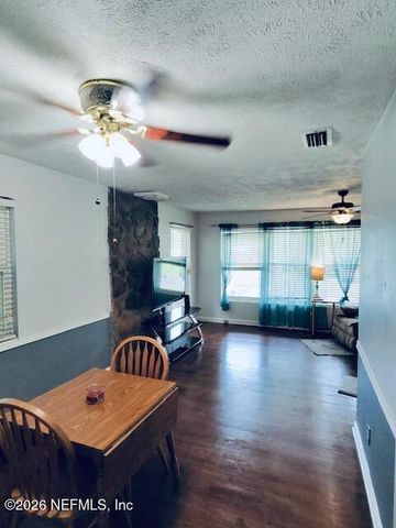 4626 BURGUNDY Road N, Jacksonville, FL 32210