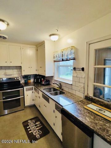 4626 BURGUNDY Road N, Jacksonville, FL 32210