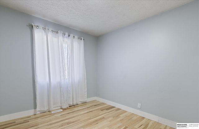 3405 Castile Drive, Bellevue, NE 68123