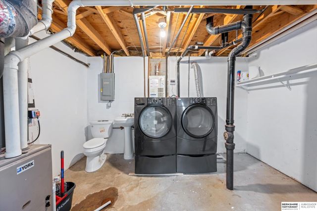 3405 Castile Drive, Bellevue, NE 68123