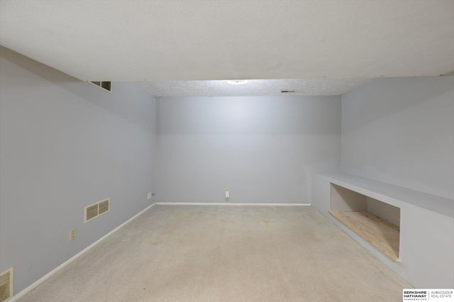 3405 Castile Drive, Bellevue, NE 68123