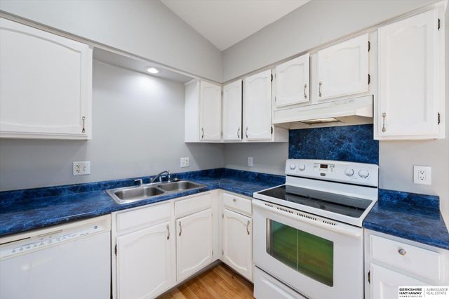 3405 Castile Drive, Bellevue, NE 68123