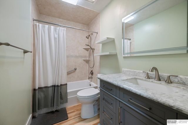 3405 Castile Drive, Bellevue, NE 68123