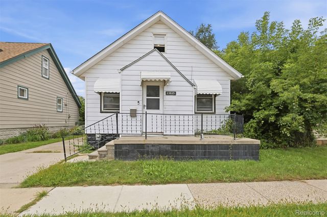 23823 Piper Avenue, Eastpointe, MI 48021