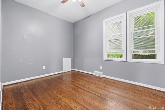 23823 Piper Avenue, Eastpointe, MI 48021