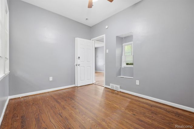 23823 Piper Avenue, Eastpointe, MI 48021