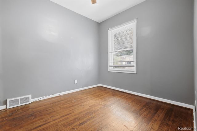 23823 Piper Avenue, Eastpointe, MI 48021