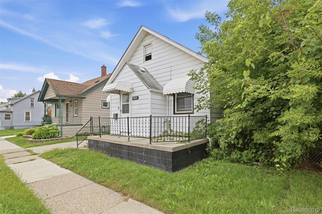 23823 Piper Avenue, Eastpointe, MI 48021