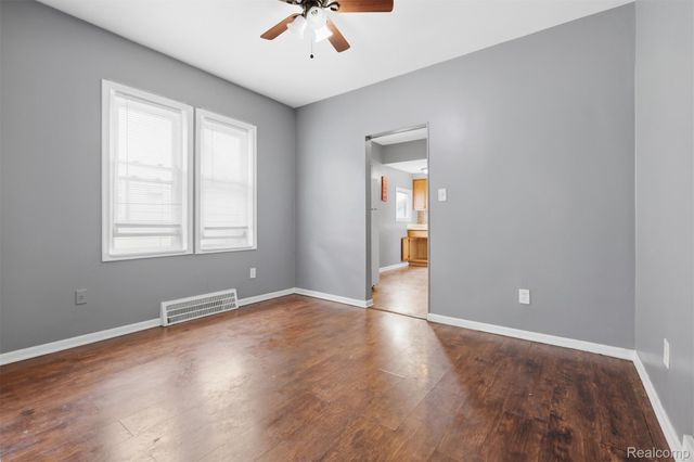 23823 Piper Avenue, Eastpointe, MI 48021