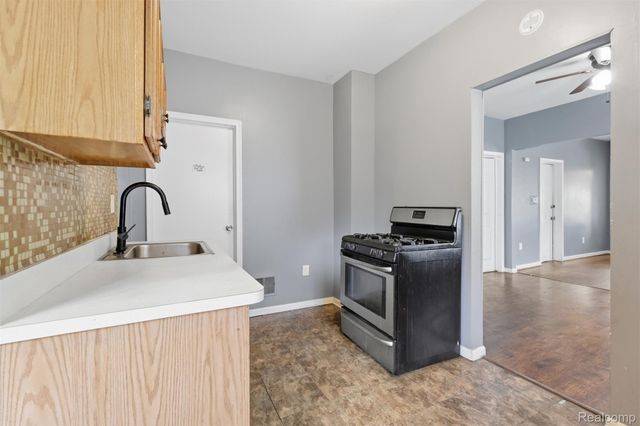 23823 Piper Avenue, Eastpointe, MI 48021