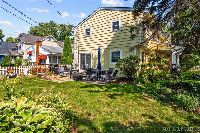 83 N Park Boulevard, Glen Ellyn, IL 60137