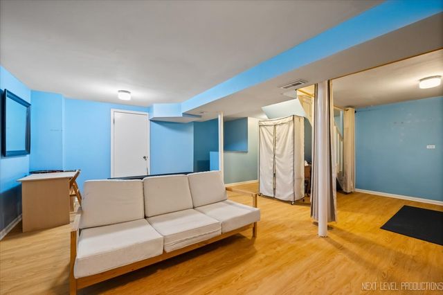 83 N Park Boulevard, Glen Ellyn, IL 60137