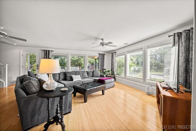 83 N Park Boulevard, Glen Ellyn, IL 60137