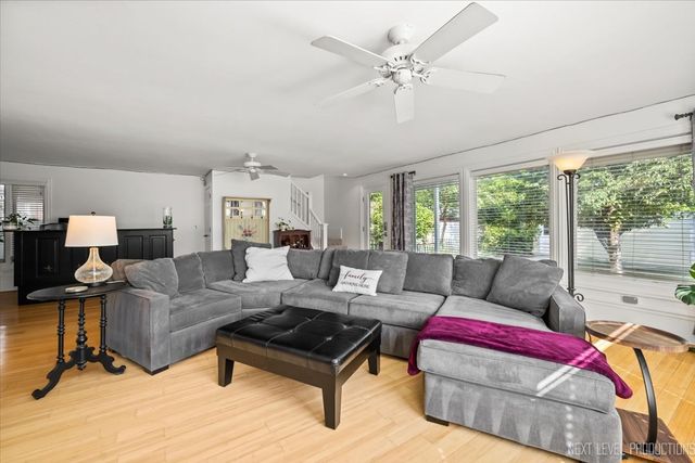 83 N Park Boulevard, Glen Ellyn, IL 60137