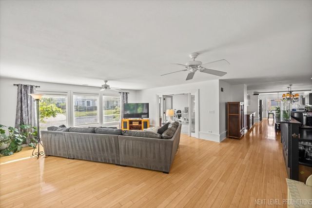 83 N Park Boulevard, Glen Ellyn, IL 60137