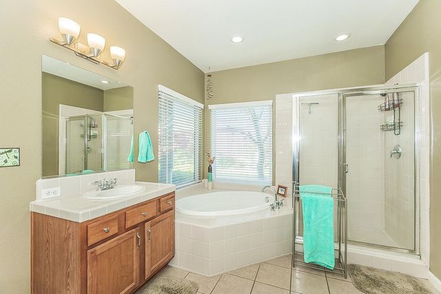 5114 W Harvard Avenue, Fresno, CA 93722