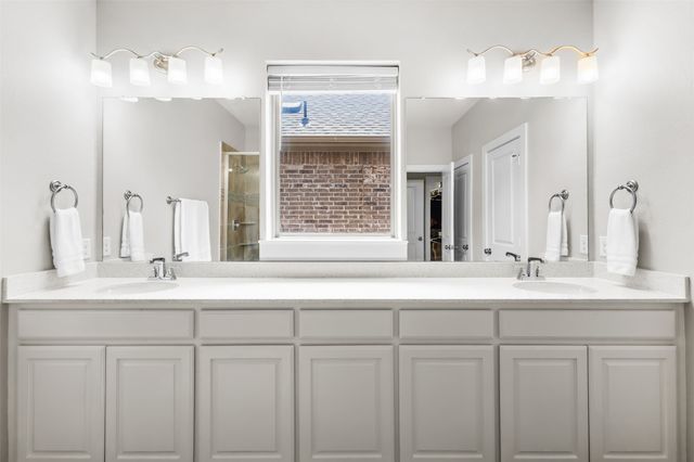 4502 Spanish Indigo Lane, Arlington, TX 76005