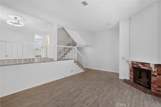 18410 Lull Street 1, Reseda, CA 91335
