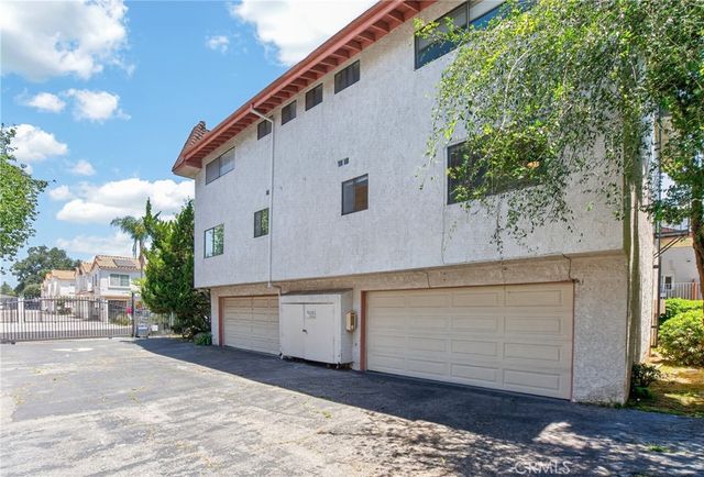18410 Lull Street 1, Reseda, CA 91335