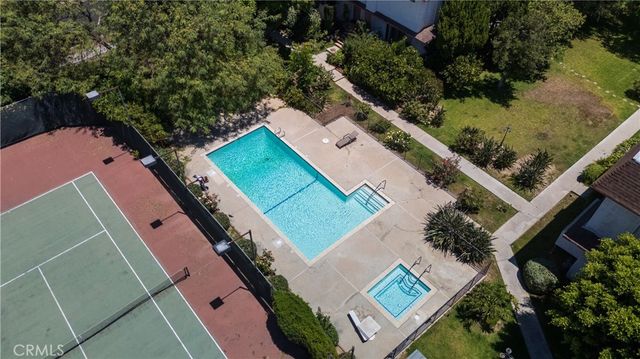 18410 Lull Street 1, Reseda, CA 91335