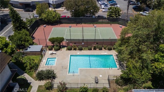 18410 Lull Street 1, Reseda, CA 91335