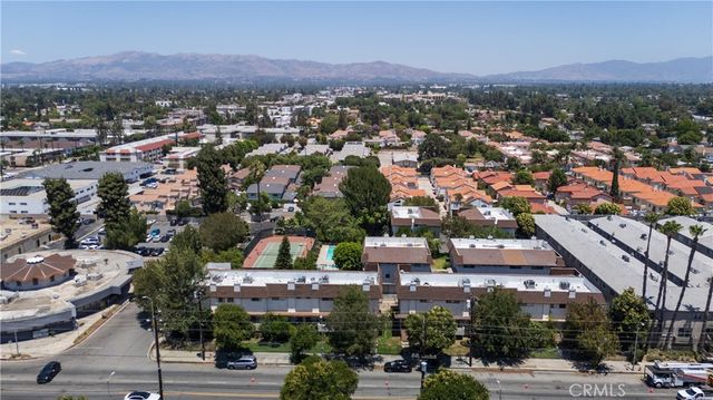 18410 Lull Street 1, Reseda, CA 91335