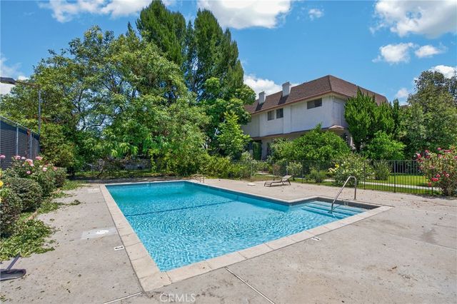 18410 Lull Street 1, Reseda, CA 91335