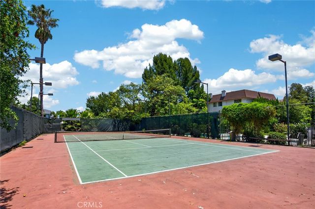18410 Lull Street 1, Reseda, CA 91335