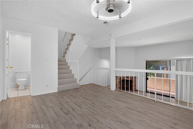 18410 Lull Street 1, Reseda, CA 91335