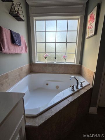 607 Prairieview Drive, Prattville, AL 36067