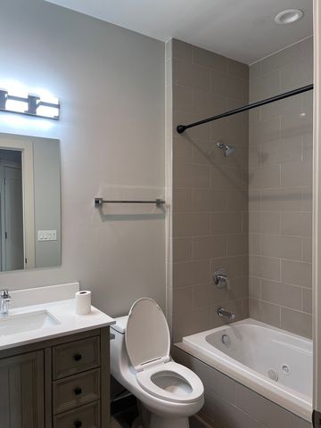 1208 E 64th Street 2B, Chicago, IL 60637