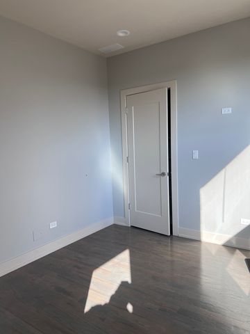 1208 E 64th Street 2B, Chicago, IL 60637