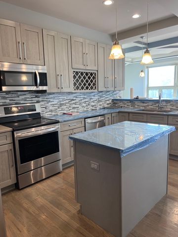 1208 E 64th Street 2B, Chicago, IL 60637