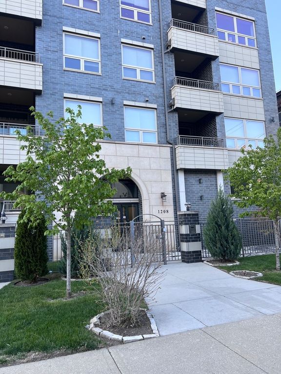 1208 E 64th Street 2B, Chicago, IL 60637