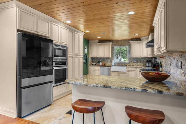 2424 E NEW YORK AVENUE, Deland, FL 32724
