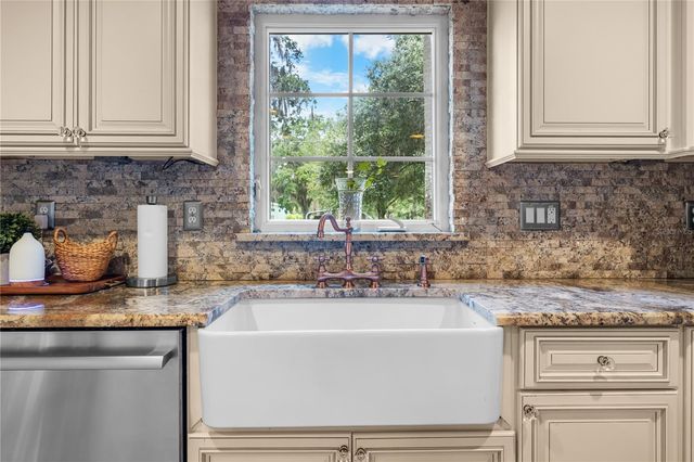 2424 E NEW YORK AVENUE, Deland, FL 32724