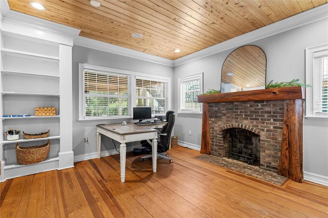 2424 E NEW YORK AVENUE, Deland, FL 32724