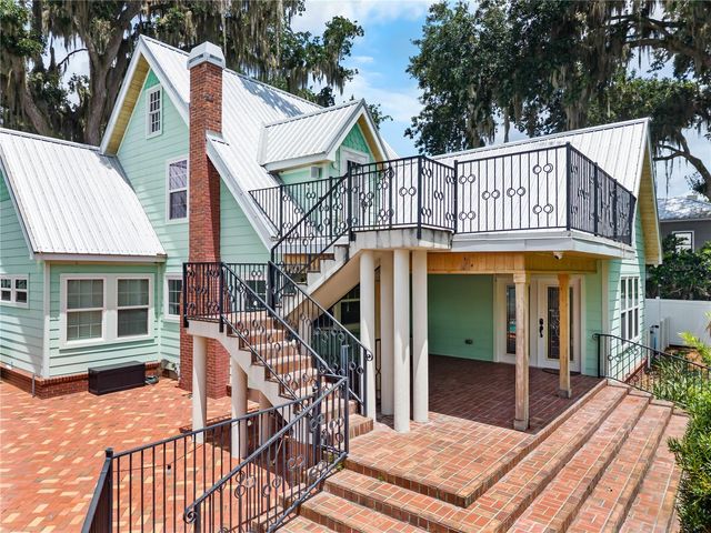 2424 E NEW YORK AVENUE, Deland, FL 32724