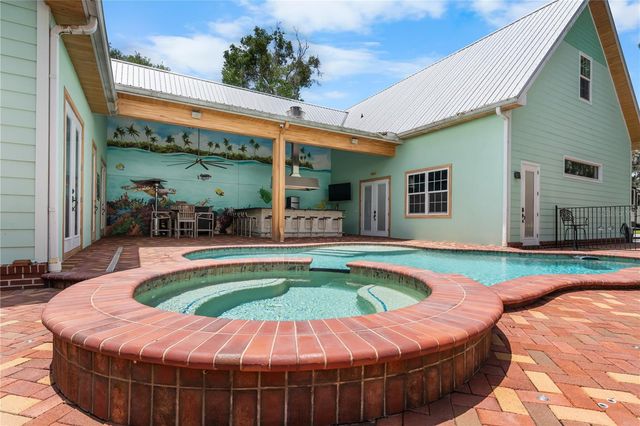 2424 E NEW YORK AVENUE, Deland, FL 32724