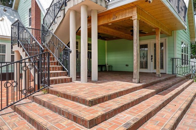 2424 E NEW YORK AVENUE, Deland, FL 32724