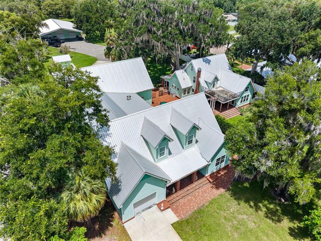 2424 E NEW YORK AVENUE, Deland, FL 32724