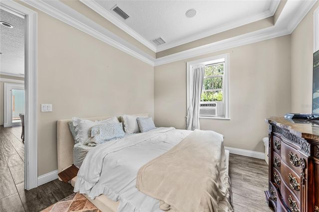 2424 E NEW YORK AVENUE, Deland, FL 32724
