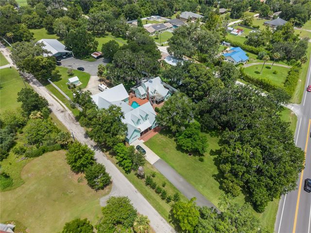 2424 E NEW YORK AVENUE, Deland, FL 32724